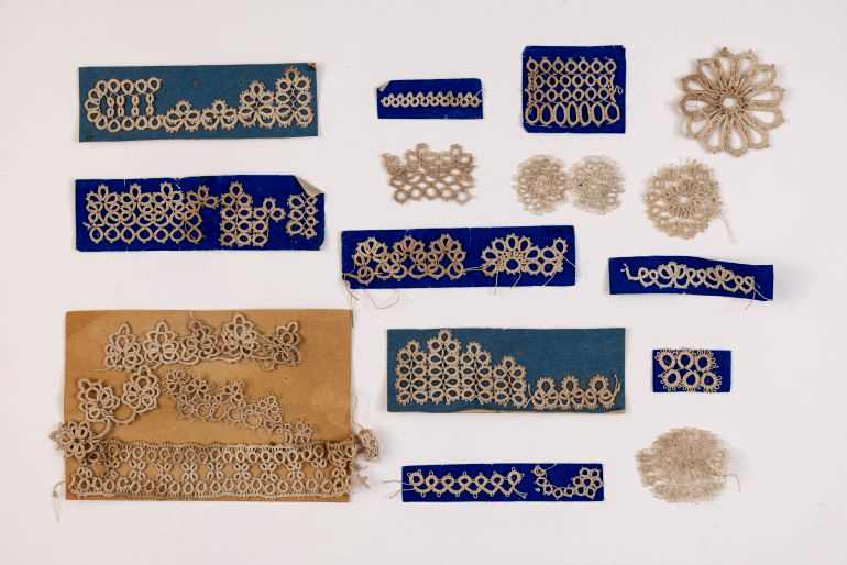 Tatting samples for Discover
